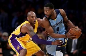 蒂格：科比12次进防阵但他防守不那么强 他占了托尼-阿伦一防名额