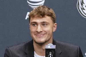 独行侠夏联教练：弗拉格太努力了 我们不得不逼迫他去休息