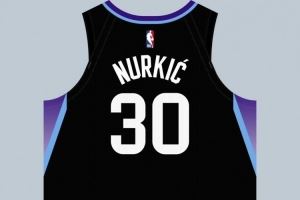 球衣记者：努尔基奇在爵士穿30号球衣 李凯尔穿2号球衣