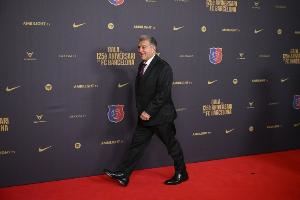 记者：巴萨与民主刚果深入商谈赞助事宜，三年赞助收入近3000万欧