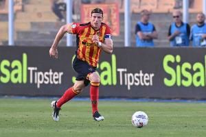 官方：升班马克雷莫纳签下莱切后卫巴斯奇罗托，转会费300万欧