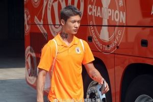 今天下午泰山队启程前往成都，准备与成都蓉城队的中超联赛