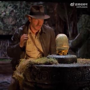 签下布罗亚，伯恩利官宣又用经典电影整活了