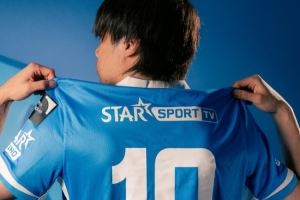 官方：32岁日本国脚伊东纯也重返亨克效力，身披10号球衣