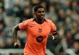 拉什福德本轮比赛进攻三区触球64次，本赛季西甲单场最多