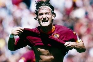 托蒂今天迎来49岁生日，罗马官推送祝福：托蒂就是罗马