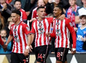 6轮11分暂居第三，桑德兰成12-13赛季来前6轮积分最多的升班马