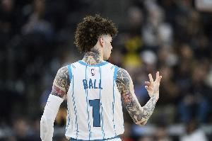 承担更多责任？三球：我没啥压力 我就是打好球帮助球队赢球