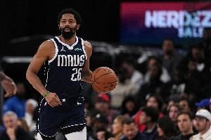 刚被黄蜂裁员！美记：尼克斯预计会对丁威迪展现出浓厚兴趣