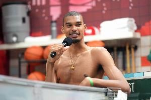 媒体人：少林功夫真好耶 文班直接竞争MVP吧 马刺该进季后赛了