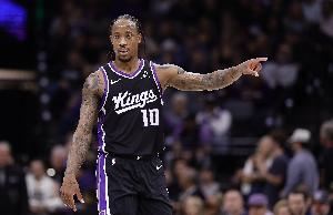 德罗赞：湖人46次罚球太疯狂了 打乱了我们的节奏