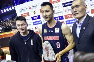 7年前的今天:广东男篮球星易建联迎来CBA万分里程碑